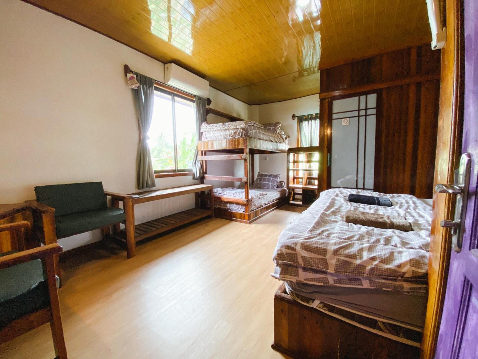 Jamburae Lodge Lagudri Rom bilde